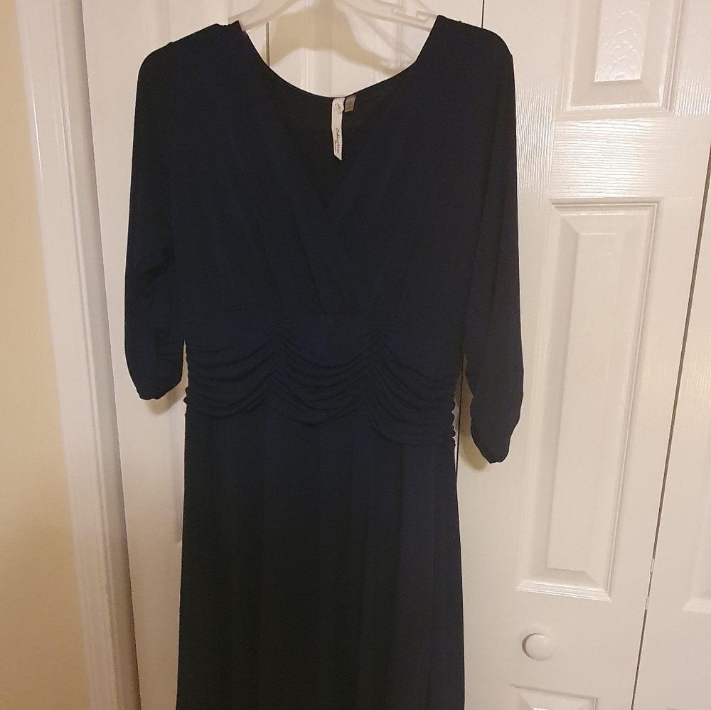 Dress - Picture 2 of 3